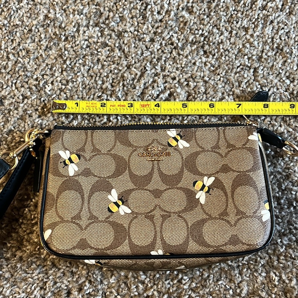 Coach Brown Wristlet with Bee Print NWOT - Picture 7 of 8